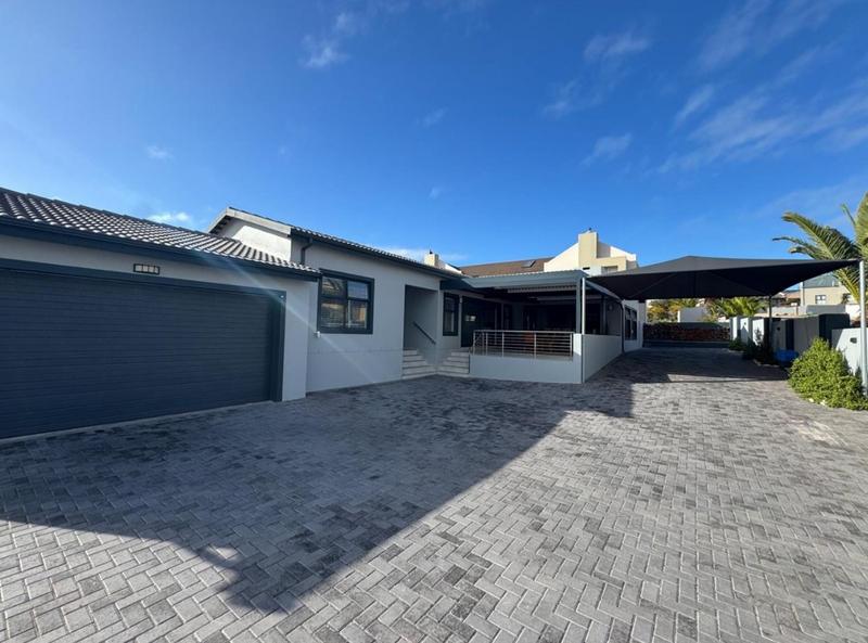 4 Bedroom Property for Sale in Myburgh Park Western Cape